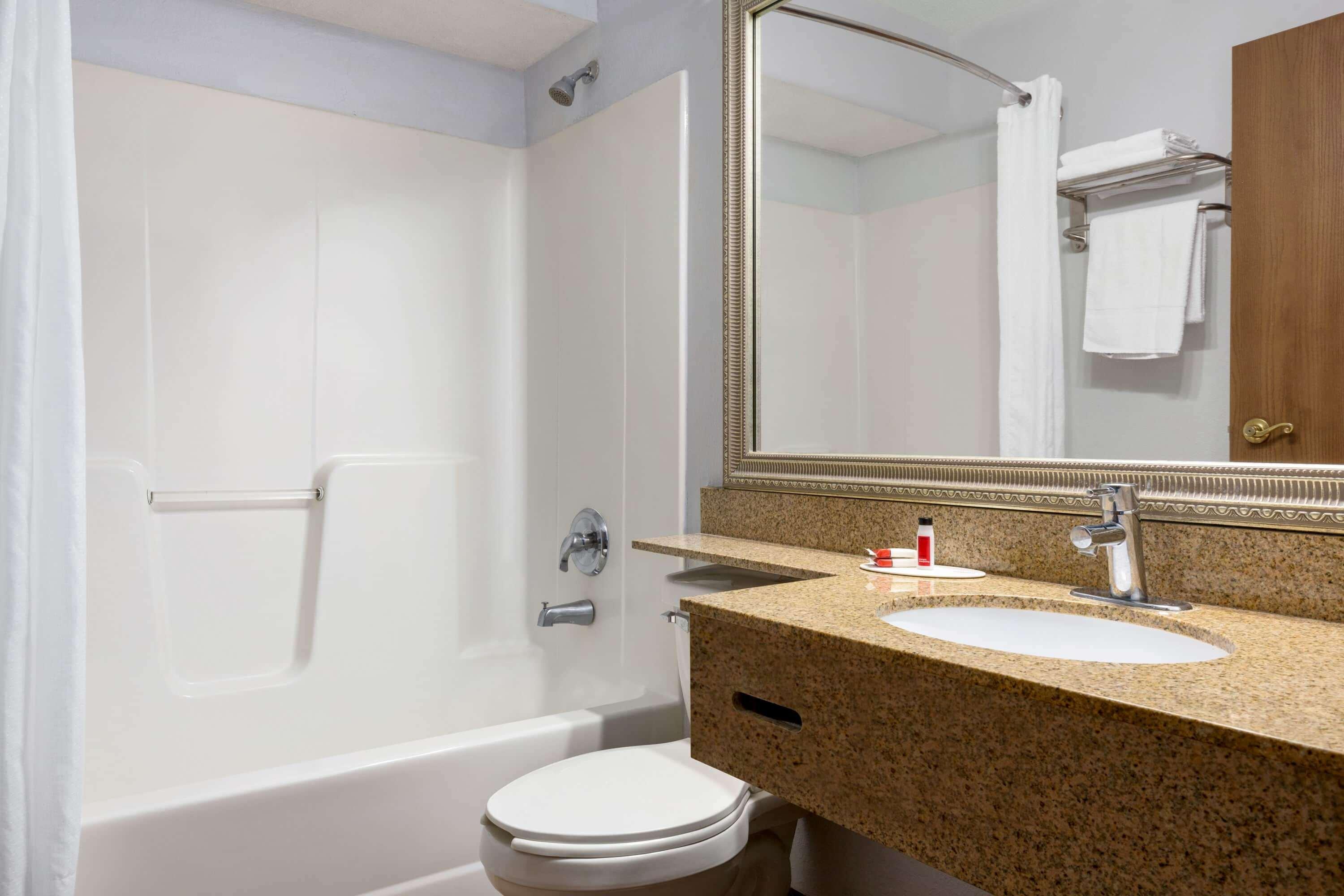 Microtel Inn & Suites Lincoln Eksteriør bilde